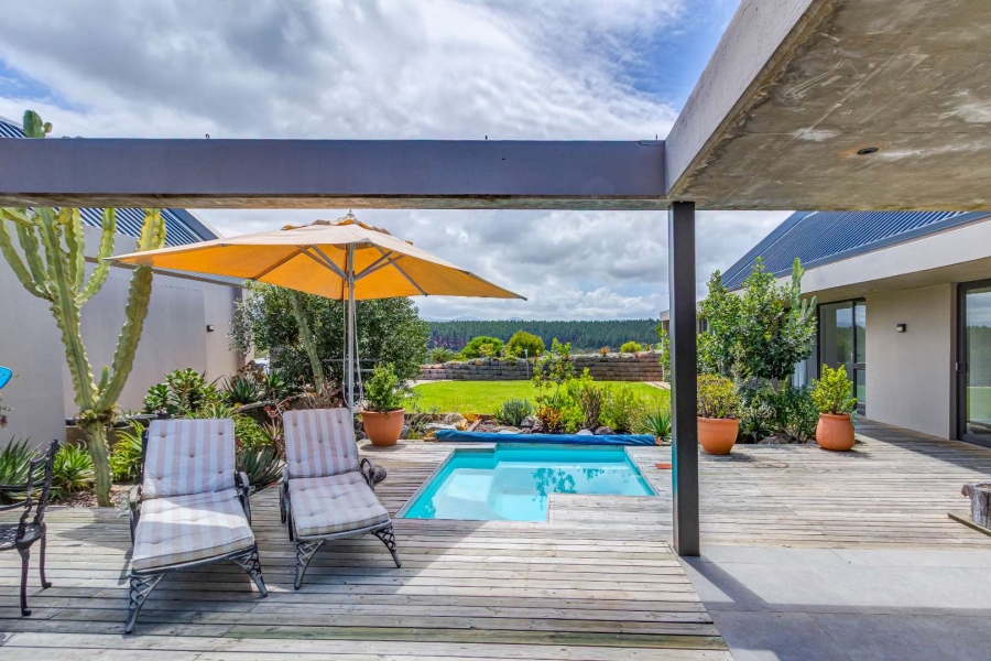 5 Bedroom Property for Sale in Simola Western Cape